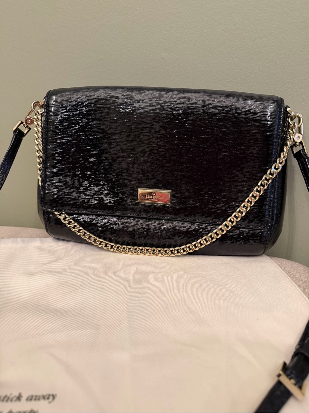 Kate Spade Black Patent Leather Shoulder Bag with Gold Chain